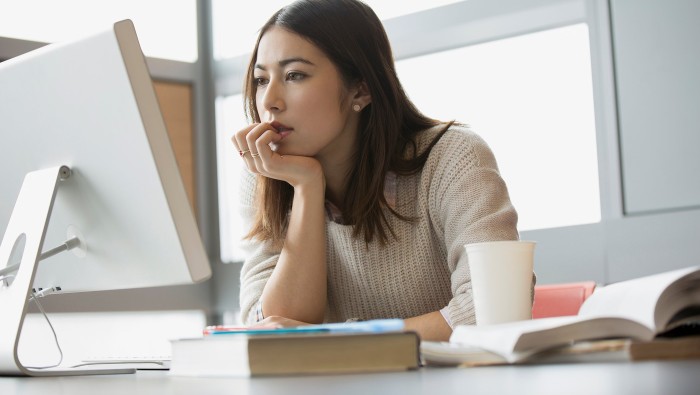 Bí Quyết Chăm Sóc Da Cho Quý Cô Công Sở